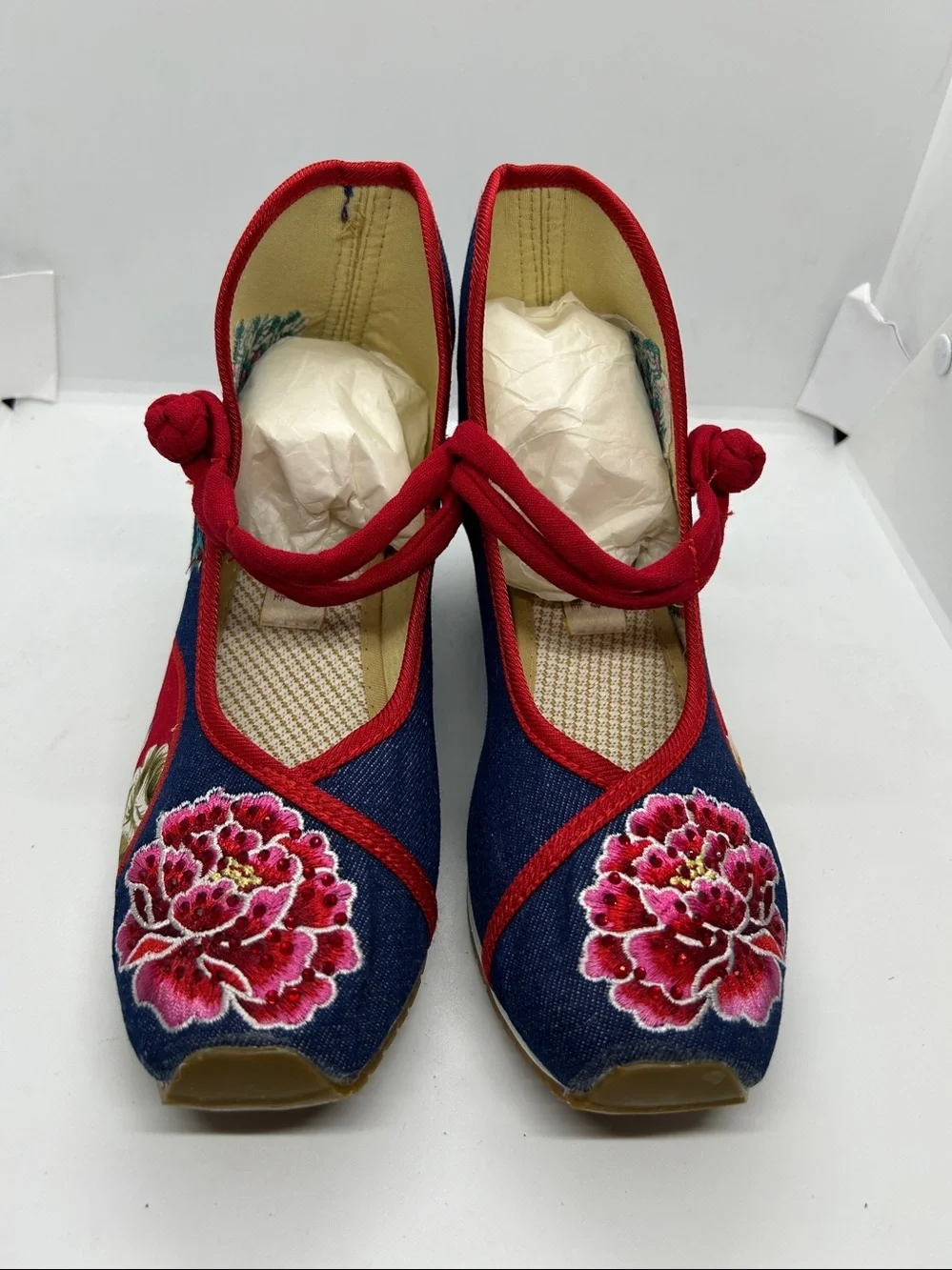 Women's Retro Chinese Embroidered Shoes Floral China Vintage Cloth Shoes Casual